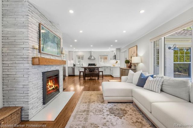 631 Washington Road, Grosse Pointe, MI 48230