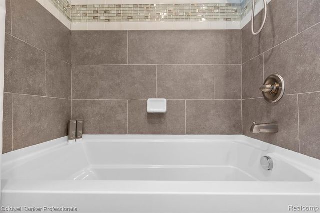 631 Washington Road, Grosse Pointe, MI 48230