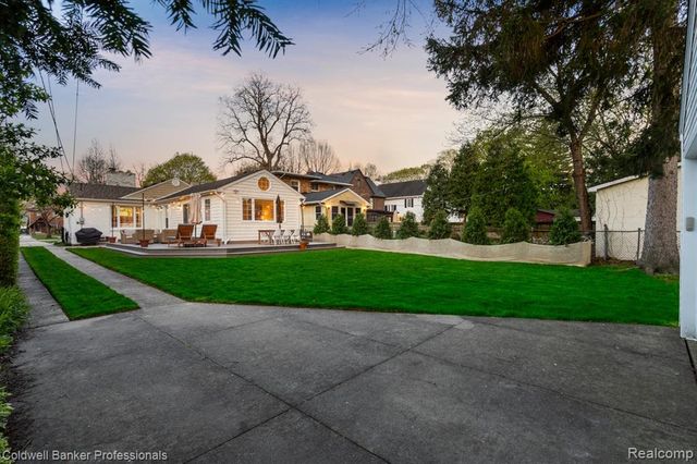 631 Washington Road, Grosse Pointe, MI 48230