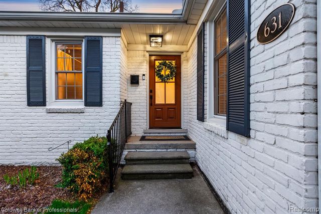 631 Washington Road, Grosse Pointe, MI 48230