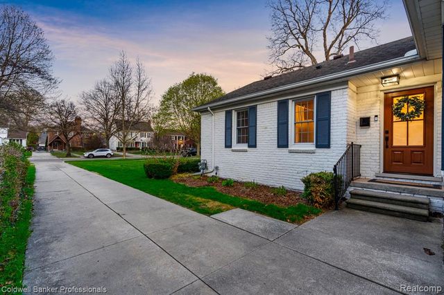 631 Washington Road, Grosse Pointe, MI 48230