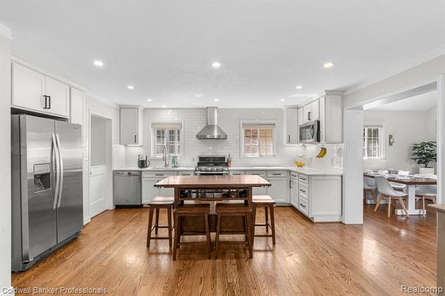 631 Washington Road, Grosse Pointe, MI 48230