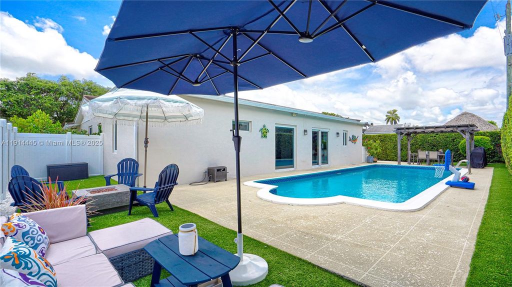 9573 SW 57th St, Miami, FL 33173