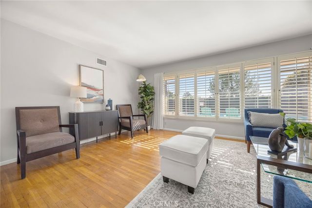 712 Toussau, Fullerton, CA 92831