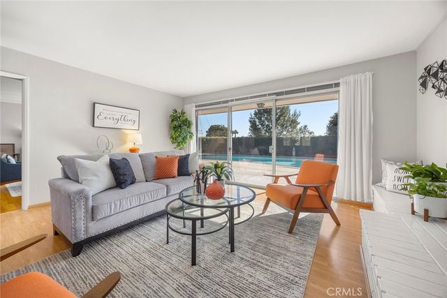 712 Toussau, Fullerton, CA 92831