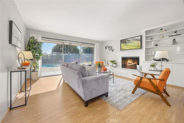 712 Toussau, Fullerton, CA 92831