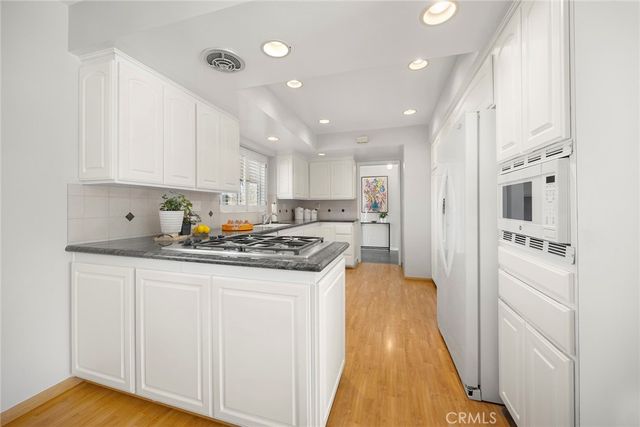 712 Toussau, Fullerton, CA 92831