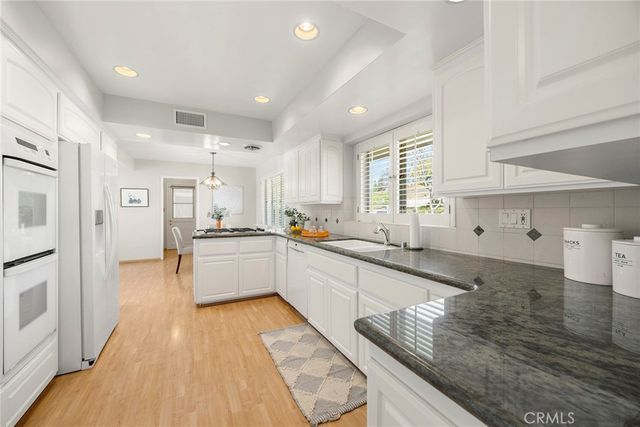 712 Toussau, Fullerton, CA 92831