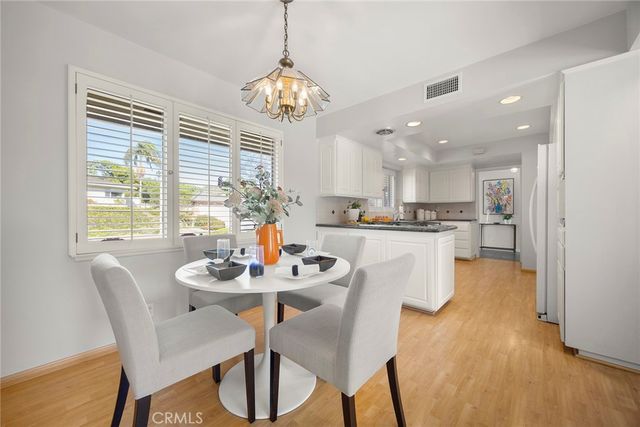 712 Toussau, Fullerton, CA 92831