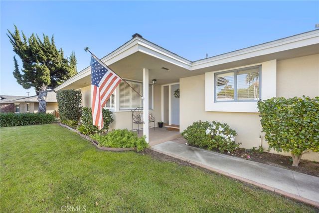 712 Toussau, Fullerton, CA 92831