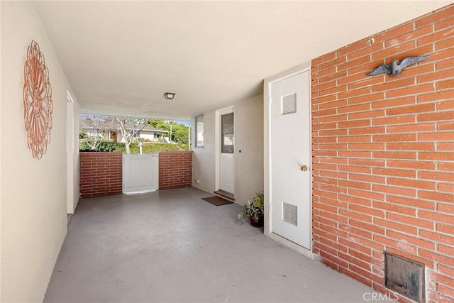 712 Toussau, Fullerton, CA 92831