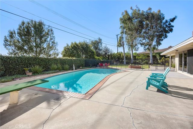 712 Toussau, Fullerton, CA 92831