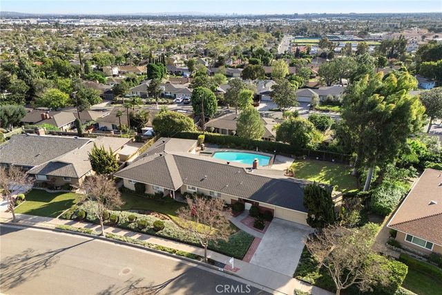 712 Toussau, Fullerton, CA 92831