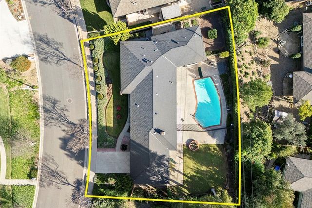 712 Toussau, Fullerton, CA 92831