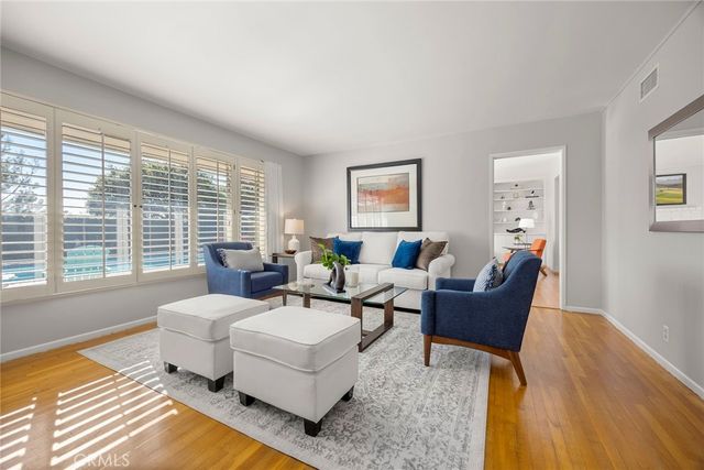 712 Toussau, Fullerton, CA 92831