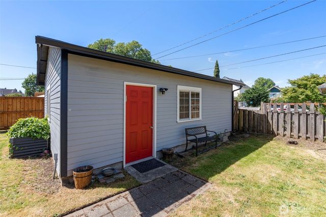 805 F Street, Centralia, WA 98531