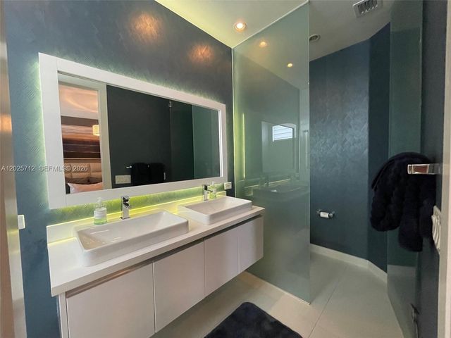 6471 NW 103rd Psge, Doral, FL 33178