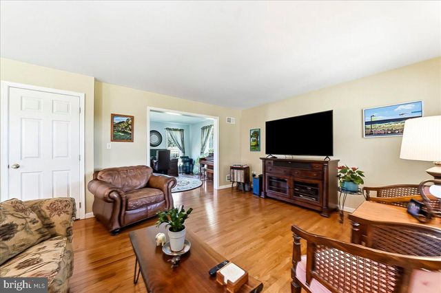 822 WATERWAY RD, Oxford, PA 19363
