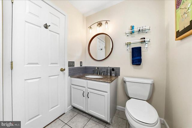 822 WATERWAY RD, Oxford, PA 19363