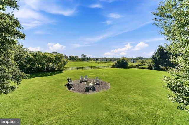 822 WATERWAY RD, Oxford, PA 19363