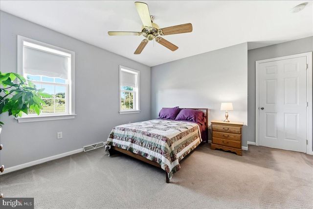 822 WATERWAY RD, Oxford, PA 19363