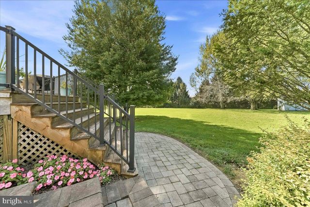 822 WATERWAY RD, Oxford, PA 19363