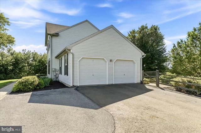 822 WATERWAY RD, Oxford, PA 19363