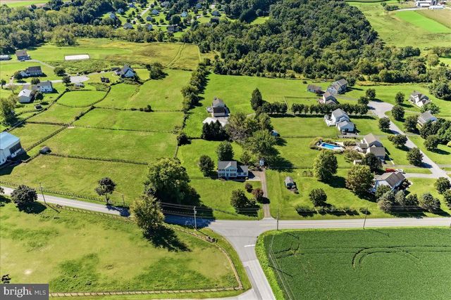 822 WATERWAY RD, Oxford, PA 19363