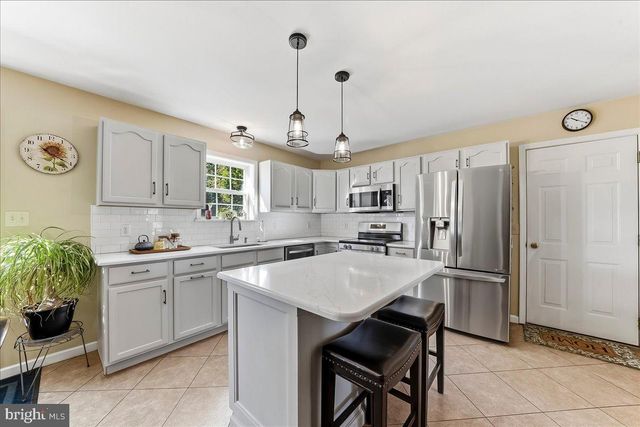 822 WATERWAY RD, Oxford, PA 19363