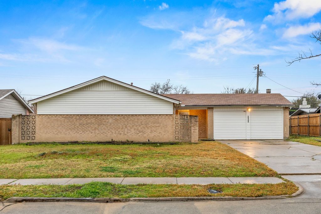 2438 Lasalle Drive, Irving, TX 75062