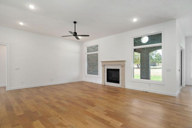 2199 N Silver Charm Avenue, Springfield, MO 65802