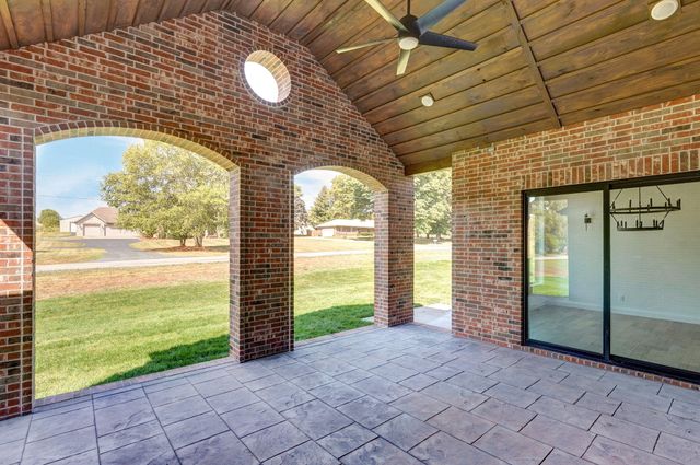 2199 N Silver Charm Avenue, Springfield, MO 65802