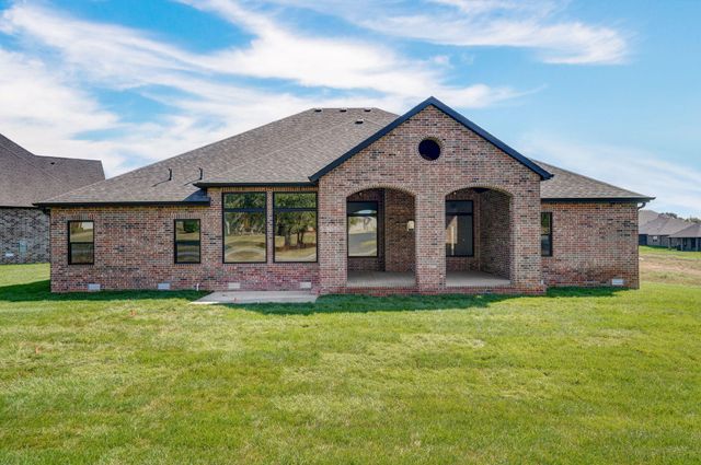 2199 N Silver Charm Avenue, Springfield, MO 65802