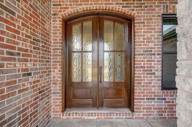 2199 N Silver Charm Avenue, Springfield, MO 65802