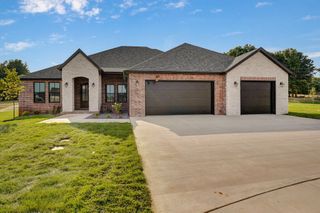 2199 N Silver Charm Avenue, Springfield, MO 65802