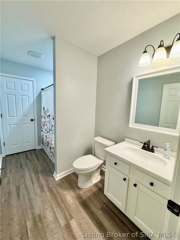 84 Union Avenue, Austin, IN 47102