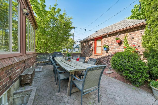 60 Croyden Road, Mineola, NY 11501