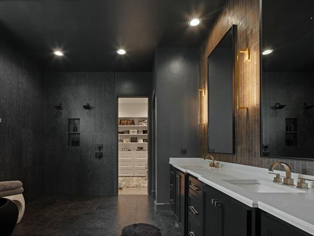 2729 W Country Club Drive, Oklahoma City, OK 73116
