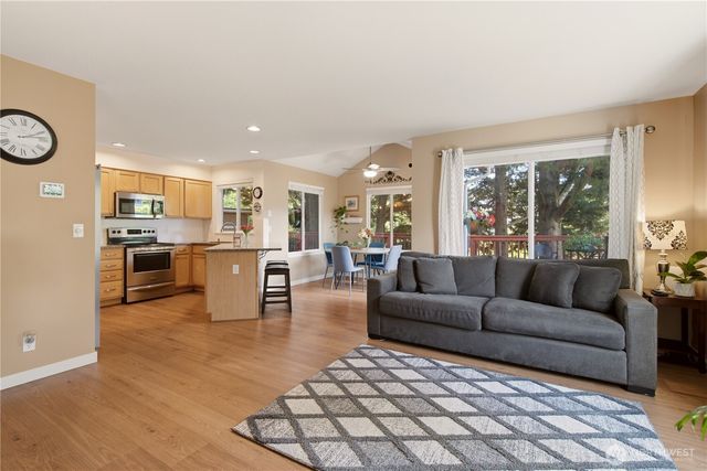 1006 167th Street SW, Lynnwood, WA 98037