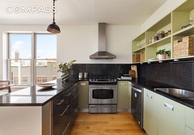 258 Richardson St Apt 3L, New York City, NY 11222