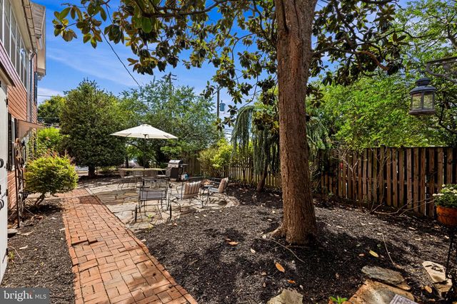 431 S KING ST, Leesburg, VA 20175