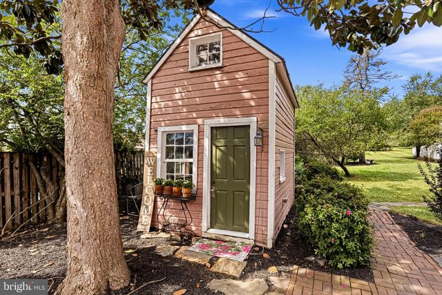 431 S KING ST, Leesburg, VA 20175