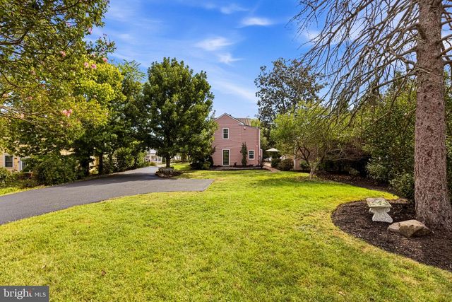 431 S KING ST, Leesburg, VA 20175