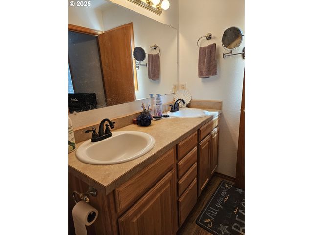510 Ne YAMHILL St, Sheridan, OR 97378
