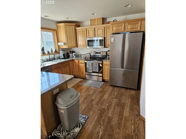 510 Ne YAMHILL St, Sheridan, OR 97378