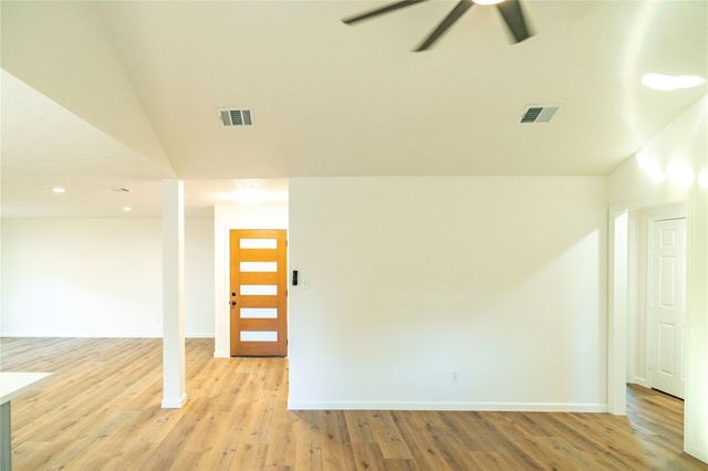 10907 Sharpview Drive, Houston, TX 77072