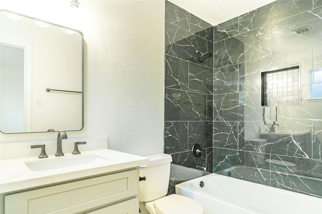 10907 Sharpview Drive, Houston, TX 77072