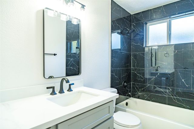 10907 Sharpview Drive, Houston, TX 77072