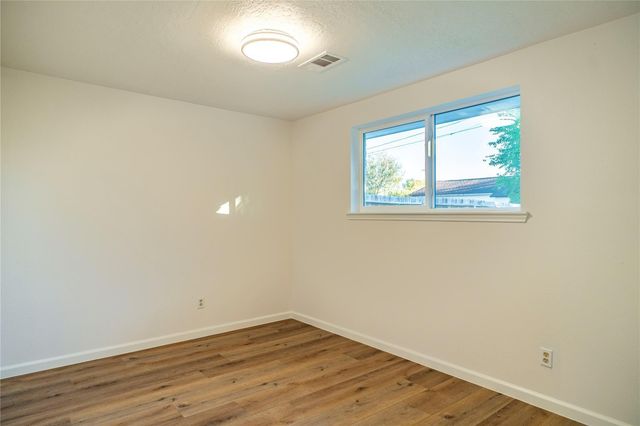 10907 Sharpview Drive, Houston, TX 77072