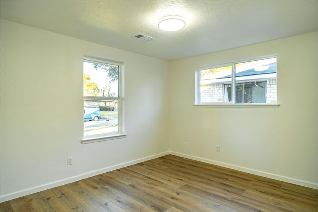 10907 Sharpview Drive, Houston, TX 77072